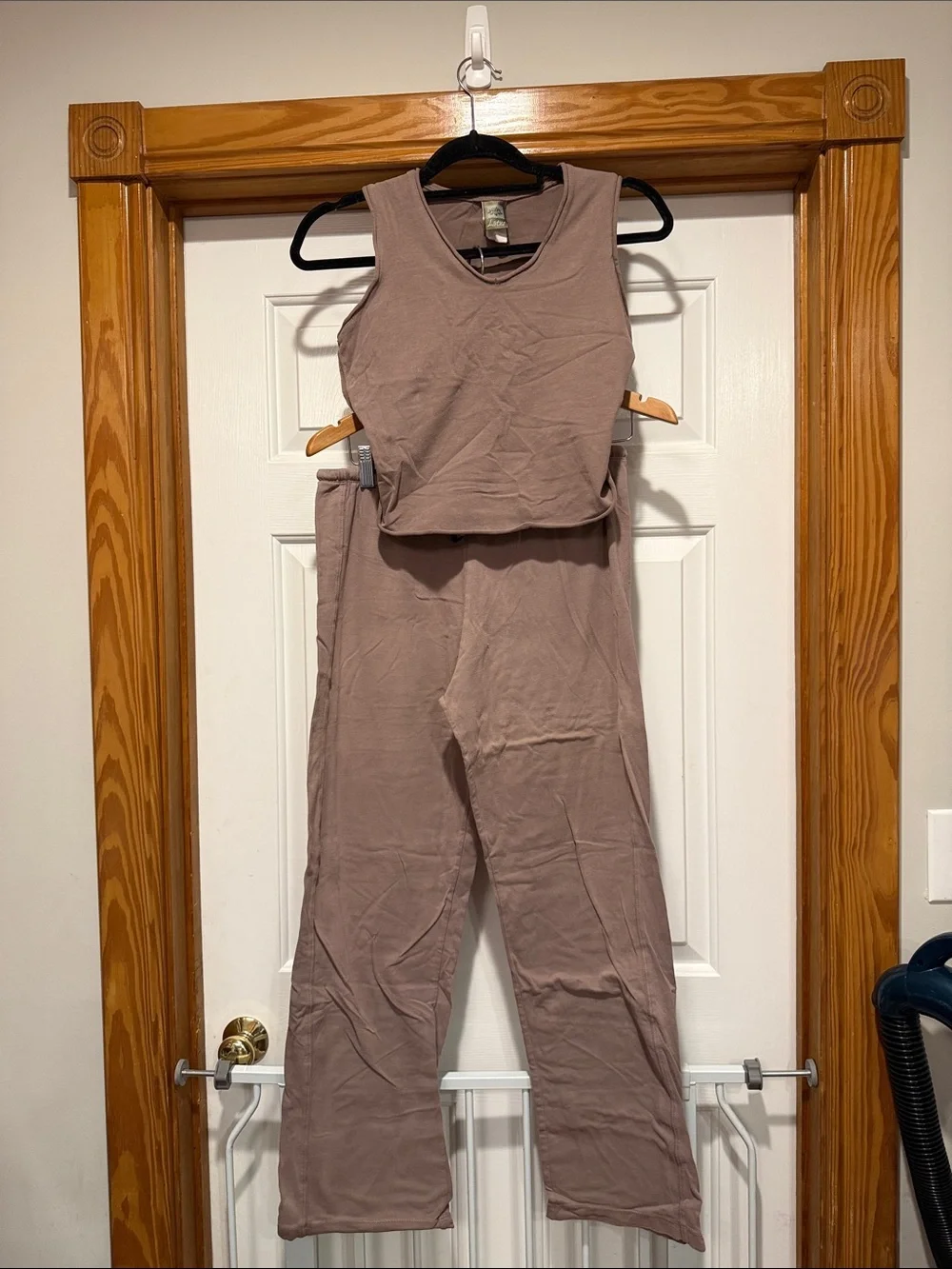 Sleeveless Wide-Leg Set in Mauve — Tank Top & High-Rise Pants